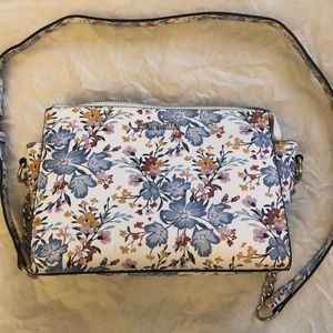 STEVE MADDEN Floral Crossbody Bag